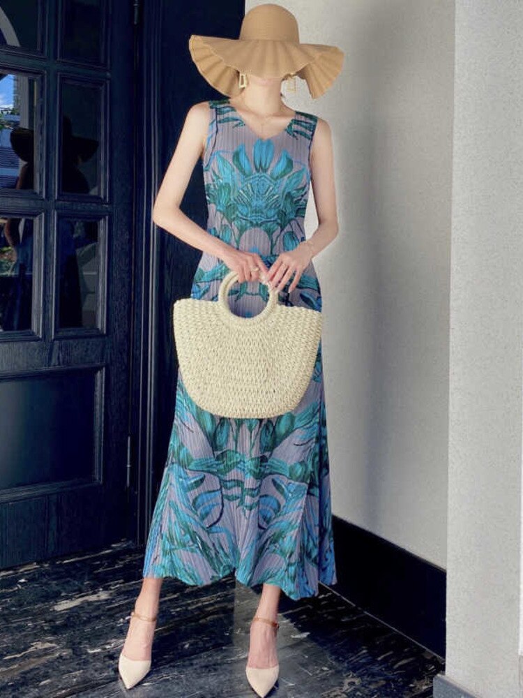Woman Pleated Dress Multicolor Print Halter Maxi Elegant Dresses High Street Style Loose  New Summer