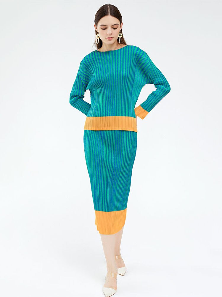 Woman Pleated Suit Color Block Contrast Full Sleeve T Shirt Elastic Waist Skirt Casual Style Wild New Autumn
