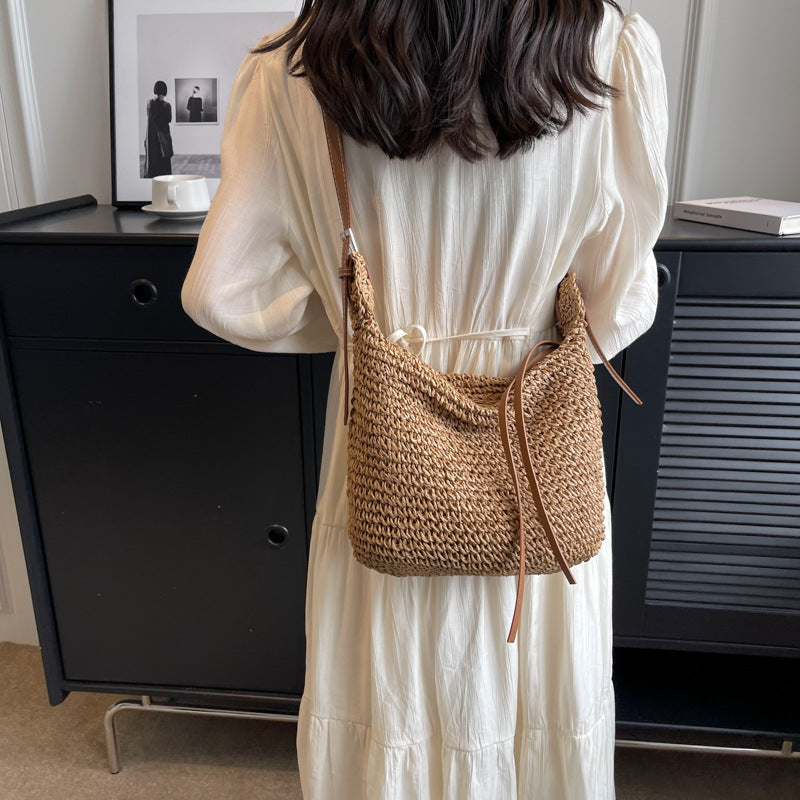 New U-Shaped Woven Straw Shoulder Bag for Women